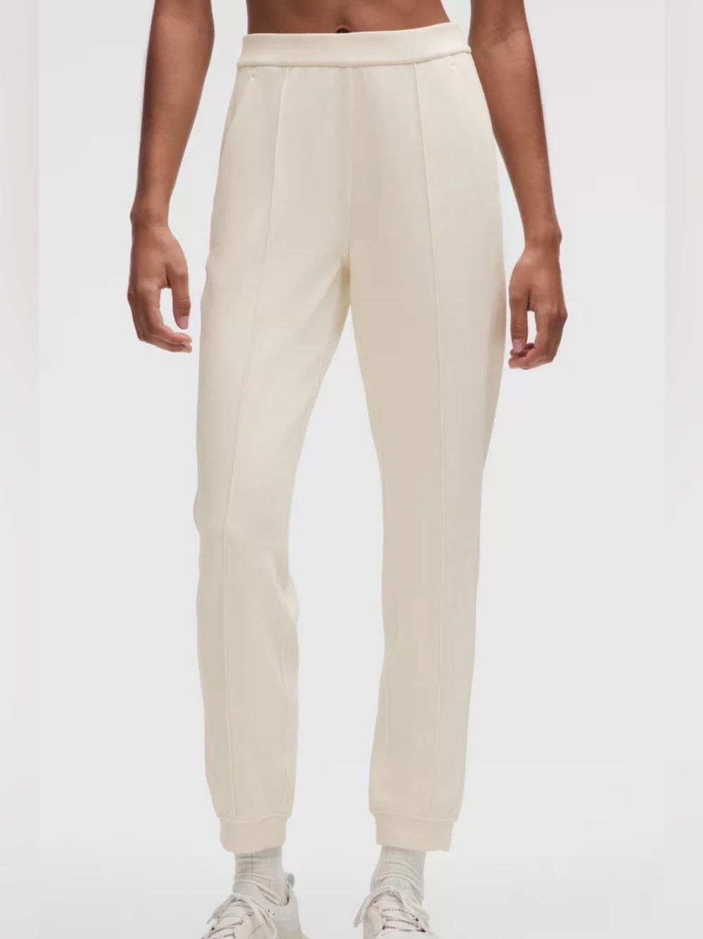 NWT Lululemon Softstreme ™ Classic-Fit
High-Rise Jogger